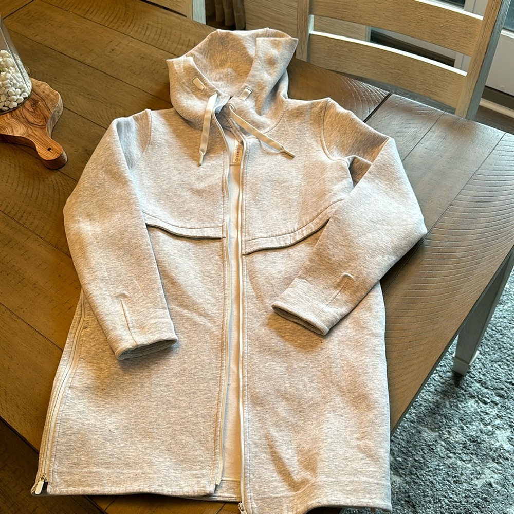 COPY - Lululemon long horizons hoodie